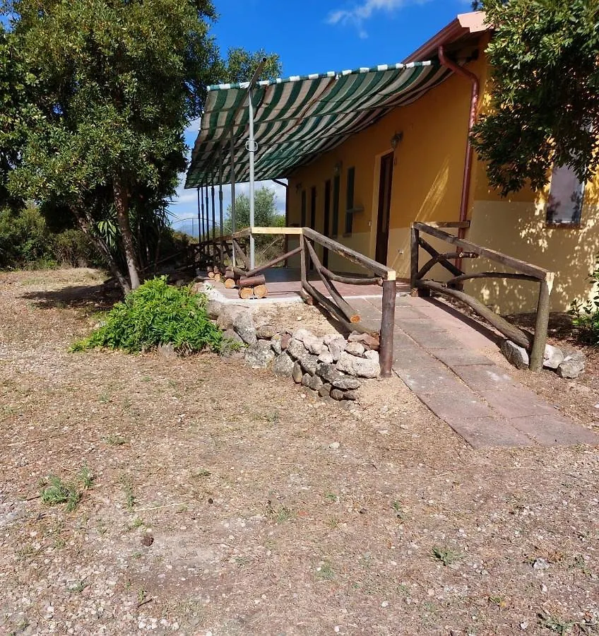 Alloggio per agriturismo Agriturismo I 13 Pini Di Putzu Anna Maria Giba